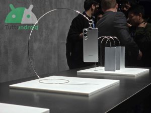 Galaxy S25 Edge : ces images officielles ultra-secrètes et accessoires inédits vont vous scotcher !