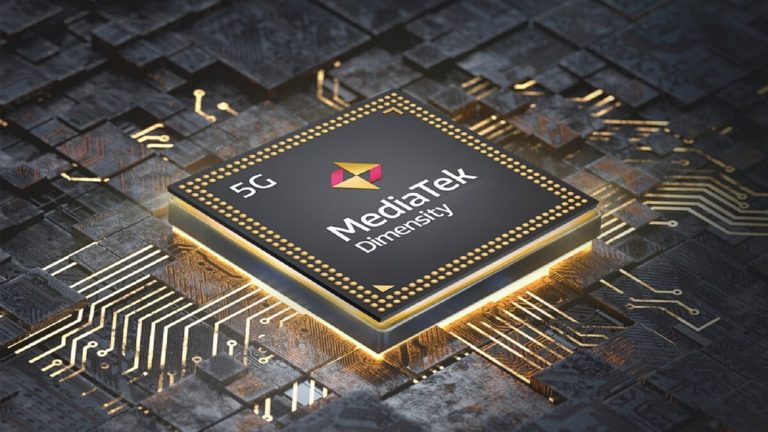 Le bal des fabricants de puces pour smartphones s’intensifie à l’approche de la rentrée 2025. MediaTek affiche désormais ses ambitions haut et fort en annonçant qu’il présentera son nouveau Dimensity 9500 avant même le lancement officiel du Snapdragon 8 Elite 2 de Qualcomm, programmé le 23 septembre lors du Snapdragon Summit. Cette course au calendrier pourrait bien redistribuer les cartes du marché des SoC haut de gamme, en offrant aux marques partenaires de MediaTek un véritable coup d’avance.

Une rivalité historique entre MediaTek et Qualcomm  
Depuis plusieurs années, Qualcomm domine le segment premium avec ses gammes Snapdragon, plébiscitées pour leurs performances CPU/GPU et leurs optimisations sur l’intelligence artificielle. MediaTek, quant à lui, a su se tailler une place de choix en proposant des puces Dimensity performantes, souvent à un tarif plus compétitif, séduisant des constructeurs comme Oppo, Vivo ou Xiaomi. Le Dimensity 9000, dévoilé fin 2022, a déjà mis Qualcomm sur ses gardes grâce à son rapport performances/prix très attractif.

Le timing stratégique du Snapdragon Summit  

  Qualcomm a fixé son Snapdragon Summit au 23 septembre 2025.
  Cet événement est l’occasion officielle de révéler le Snapdragon 8 Elite 2, son SoC phare pour les flagships de fin d’année.
  MediaTek vise à placer son annonce avant cette date clé, pour capter l’attention des médias, des fabricants et des consommateurs.
  
En devançant Qualcomm, MediaTek entend maximiser son impact médiatique et offrir à ses partenaires la possibilité de préparer le lancement de nouveaux modèles équipés du Dimensity 9500.

Dimensity 9500 : quelles innovations attendre ?  
Si MediaTek garde le silence sur la fiche technique officielle, les premières fuites et les déclarations de leakers comme Digital Chat Station permettent déjà de dessiner les contours de ce SoC de nouvelle génération :  

  Gravure en 4 nm avancé : pour un gain d’efficacité énergétique et une réduction des températures de fonctionnement.
  Architecture CPU upgradée : cœurs haute performance remaniés pour accélérer les calculs mono-thread et multi-thread.
  GPU maison renforcé : dédié aux jeux et au rendu graphique, avec un pipeline optimisé pour les textures et les effets 3D en temps réel.
  NPU (Neural Processing Unit) boosté : traitement local des tâches IA plus rapide, idéal pour la photo computationnelle et la reconnaissance vocale hors ligne.
  Support 5G et Wi-Fi 7 : connectivité ultra-rapide, latences réduites pour le streaming et le cloud gaming.
  
Grâce à ces avancées, le Dimensity 9500 pourrait offrir une expérience utilisateur fluide, tant pour les jeux gourmands que pour la gestion d’applications IA intensives.

Les premiers flagships à en tirer profit  
MediaTek collabore depuis longtemps avec Oppo et Vivo pour équiper leurs modèles haut de gamme. On évoque déjà :  

  Oppo Find X9 : successeur du très apprécié Find X8, il pourrait intégrer le Dimensity 9500 pour renforcer son positionnement “photophone” avec un bloc caméra dernière génération.
  Vivo X300 : haut de gamme axé sur l’autonomie et la recharge rapide, il devrait profiter de la gravure avancée pour allonger l’usage quotidien.
  
D’autres fabricants, curieux de rompre leur dépendance exclusive à Qualcomm, pourraient se tourner vers MediaTek pour diversifier leur offre.

Impacts sur le marché des SoC et sur les consommateurs  

  Concurrence accrue : Qualcomm pourrait revoir sa stratégie tarifaire ou accélérer son propre cycle de présentation pour ne pas laisser MediaTek s’emparer du leadership.
  Innovation boostée : la pression mutuelle incite les deux géants à innover plus vite, notamment dans la prise en charge de l’IA embarquée et la 5G avancée.
  Choix élargi pour les constructeurs : les marques peuvent négocier de meilleures conditions et cibler des segments de marché plus larges.
  Avantage pour les utilisateurs : la montée en gamme des puces Android offre des expériences proches, voire propriétaires, de celles proposées par les SoC Apple A.


Dates et perspectives : quand faudra-t-il rester à l’écoute ?  
Si aucune date officielle n’est pour l’heure confirmée par MediaTek, tous les regards se tournent vers le début du mois de septembre 2025 :  

  Les invitations à un événement diffusé en direct pourraient arriver fin août.
  Les premiers benchmarks et fuites de performance interviendront probablement quelques jours avant la présentation.
  Les premiers samples du Dimensity 9500 pourraient être certifiés en coulisses par les organismes FCC ou 3C en fin d’été.
  
En attendant, la communauté tech analyse chaque indice, chaque fuite, et se prépare à mesurer la réponse de Qualcomm lors de son Snapdragon Summit du 23 septembre.

Le duel entre MediaTek et Qualcomm s’annonce palpitant. Pour ne rien manquer des annonces, restez connectés, car la révolution des processeurs mobiles haut de gamme ne fait que commencer.