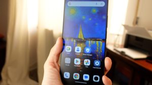 Vous ne croirez pas ce smartphone 7,2″ TCL qui se lit comme du papier !