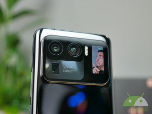 Google étend sa protection anti-arnaques aux applis de messagerie sur Pixel  
Xiaomi 17 Pro Max se dévoile avec un écran secondaire inédit au dos  
Upgrade incroyable : passez au Nothing Phone 3 à prix cassé si vous avez un Phone 1 ou 2  
OnePlus 15 fuit : son design se révèle avant l’annonce officielle