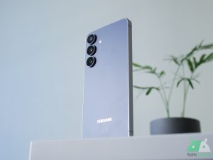 Galaxy S25 FE : le smartphone XXL à prix mini que Samsung ne veut pas que vous achetiez ! Galaxy S25 FE : le smartphone XXL à prix mini que Samsung ne veut pas que vous achetiez !