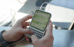 Clicks Communicator : le smartphone façon BlackBerry avec 12 Go de RAM et Android 17 — précommande à -150$ !