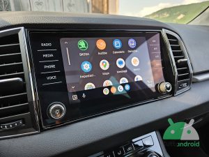 Perdu dans la campagne sans réseau ? Voici comment Android Auto continue à vous guider et à jouer votre musique sans connexion