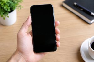 Comment réinitialiser mon téléphone sans le code : les étapes à suivre